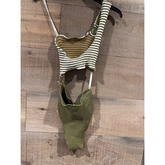 CLEONIE Cutout One-Shoulder One-Piece Swimsuit one size - Picture 7 of 7